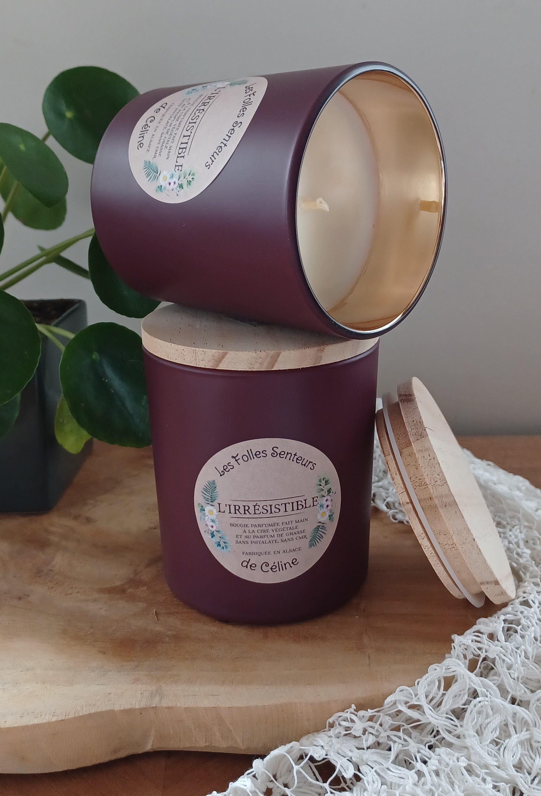 Bougie L'Irrésistible à la cire de colza et aux notes de fruits rouges et santal