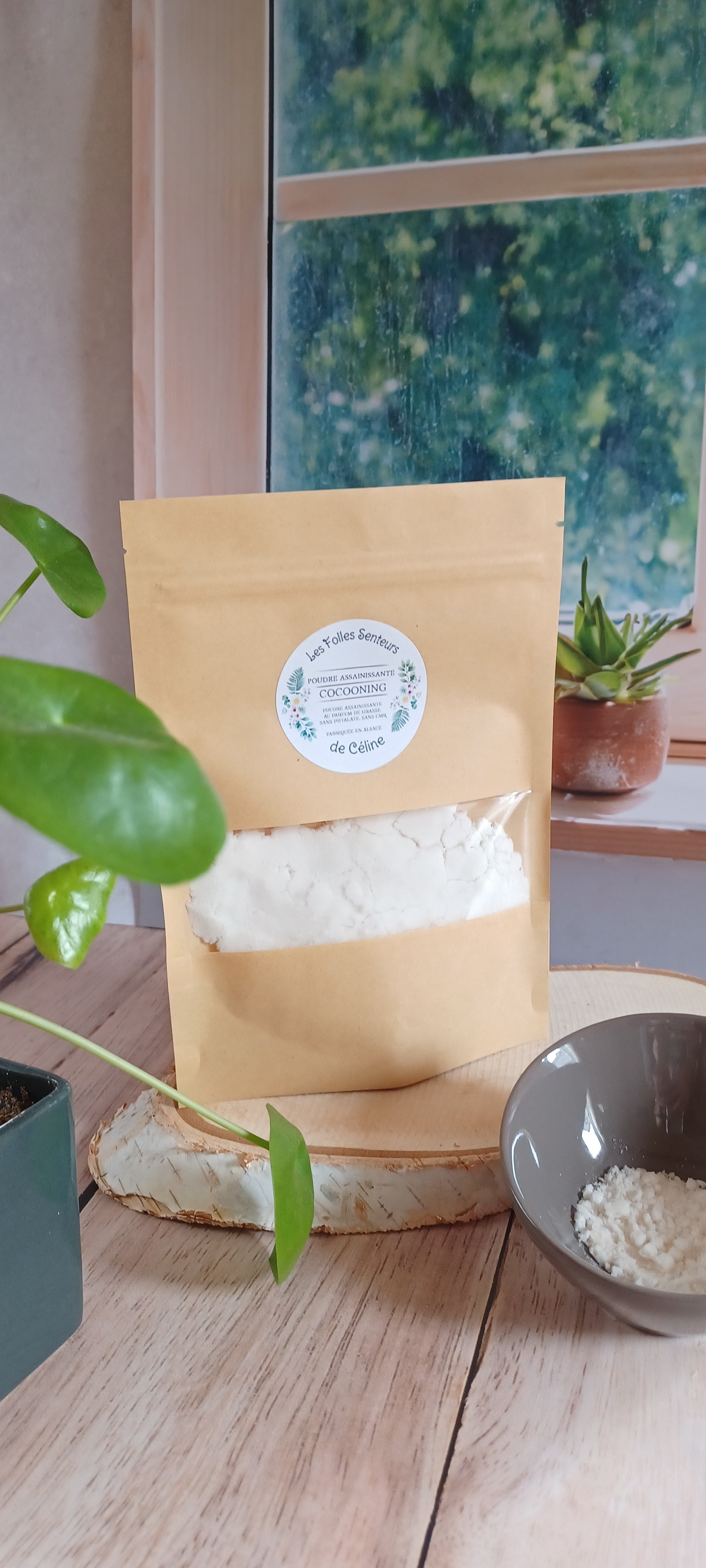 sachet de poudre assainissante parfum Cocooning en 100g