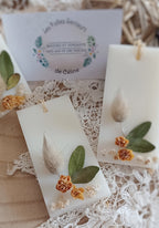 Suspension parfumée Cocooning décorée de gypsophile, lagurus blanc, fleurs séchées jaunes et de feuilles séchées