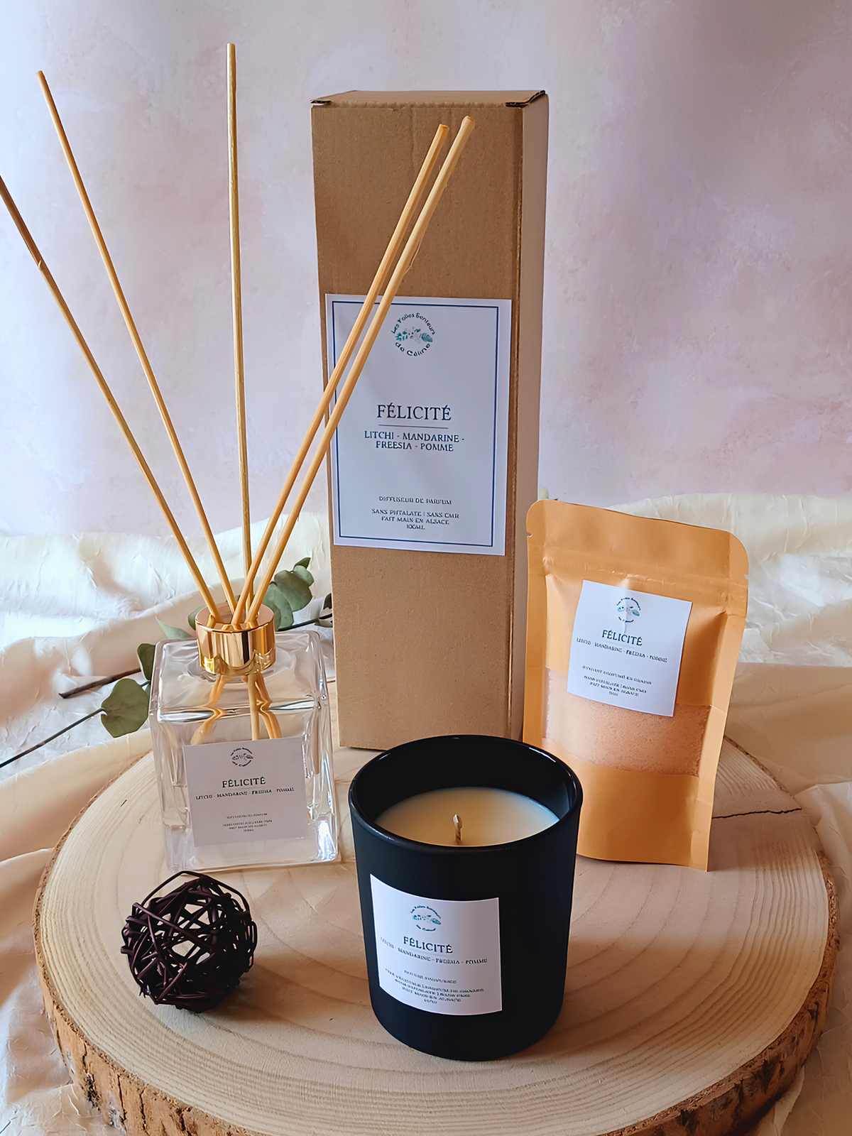 Gamme Félicité : bougie, fondant en grain et diffuseur de parfum à tiges