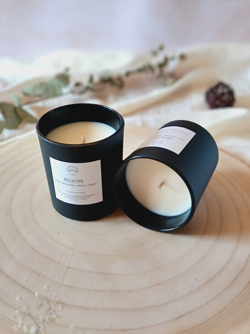 Bougie Félicité à la cire de colza et aux notes de litchi, mandarine, freesia et pomme