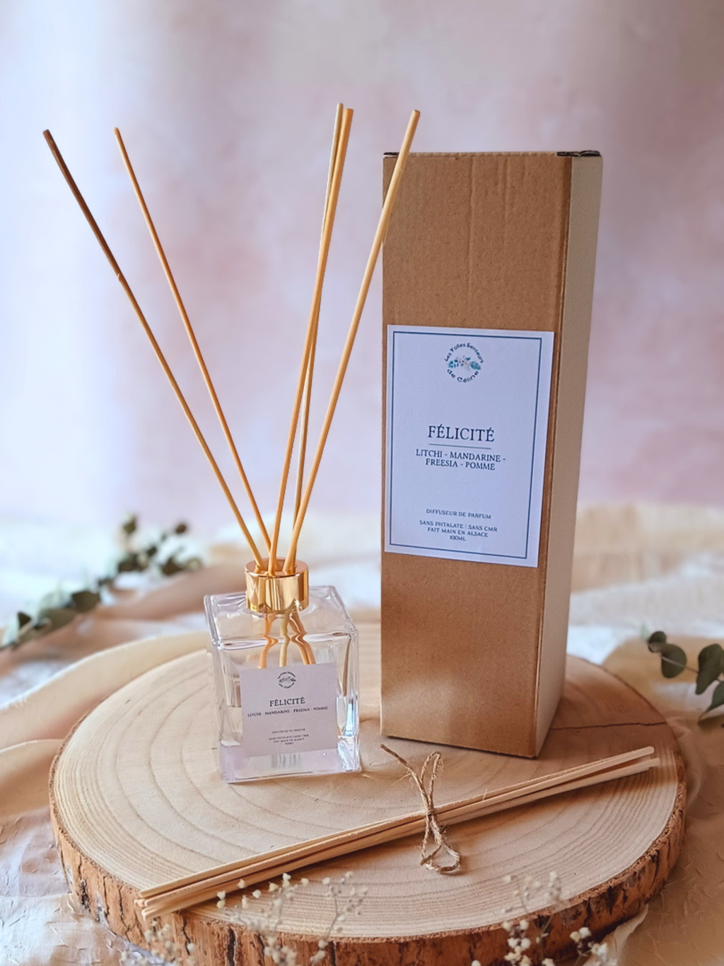 Diffuseur de parfum aux notes de litchi, mandarine, freesia et pomme