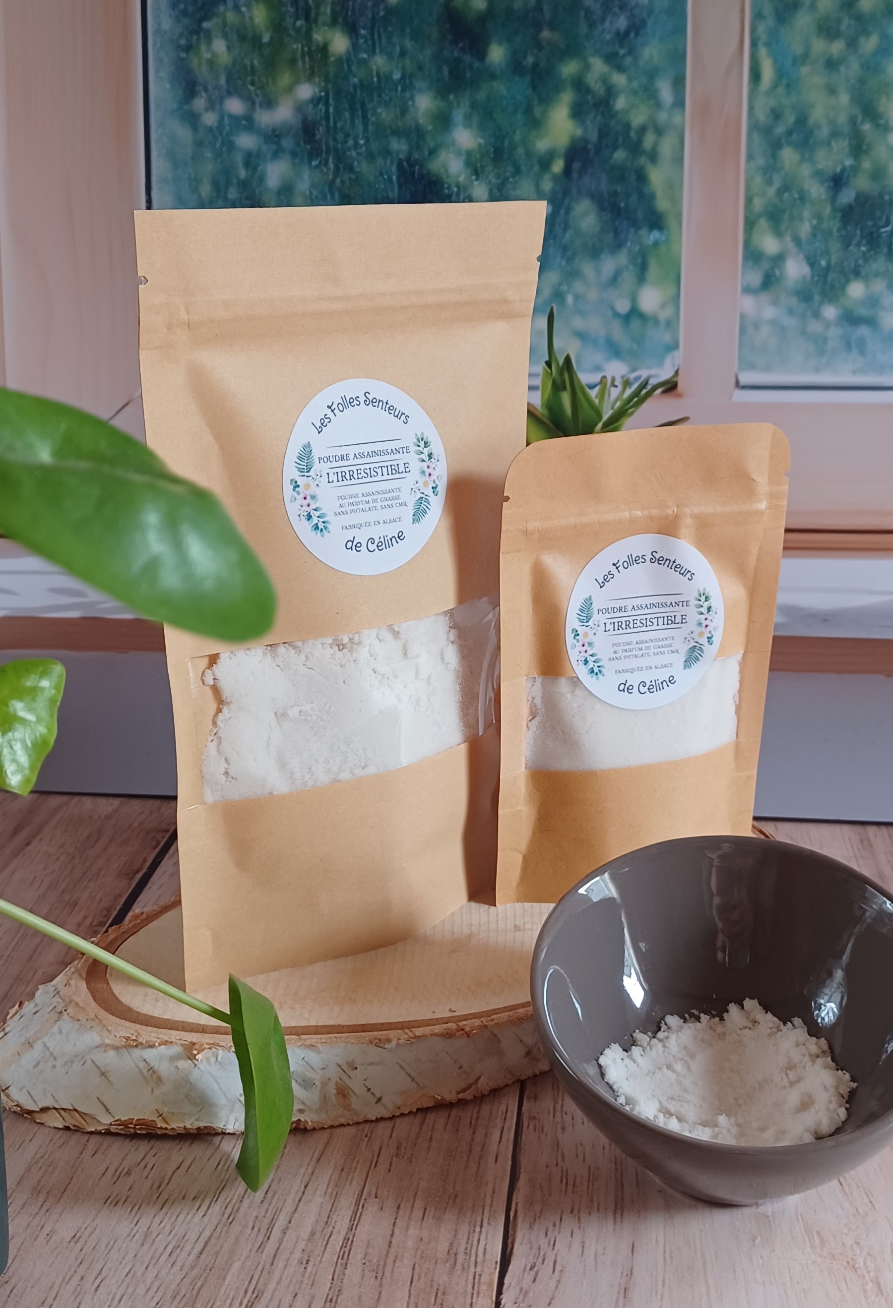 sachets de poudre assainissante parfum L'Irrésistible en 50g et 100g