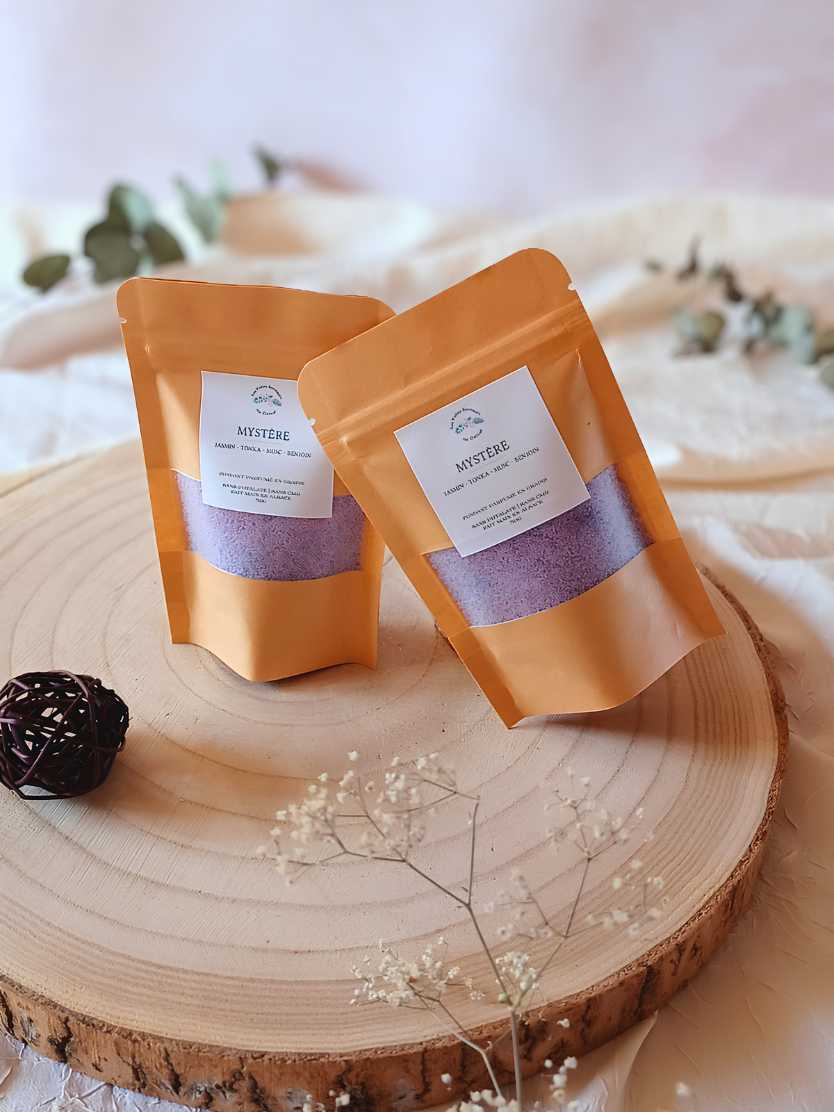 Fondants en grains Mystère à la cire de soja et aux notes de jasmin, tonka, musc, benjoin