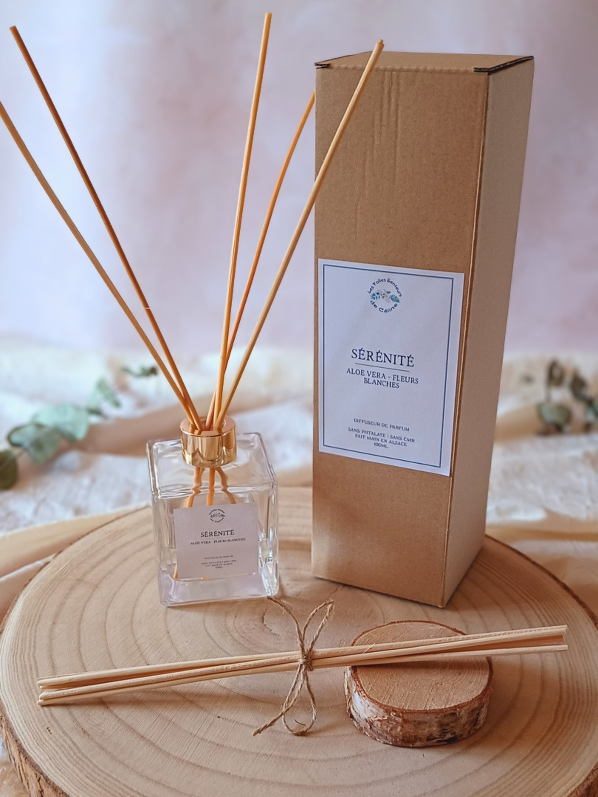 Diffuseur de parfum Sérénité aux notes d'aloé vera et de fleurs blanches