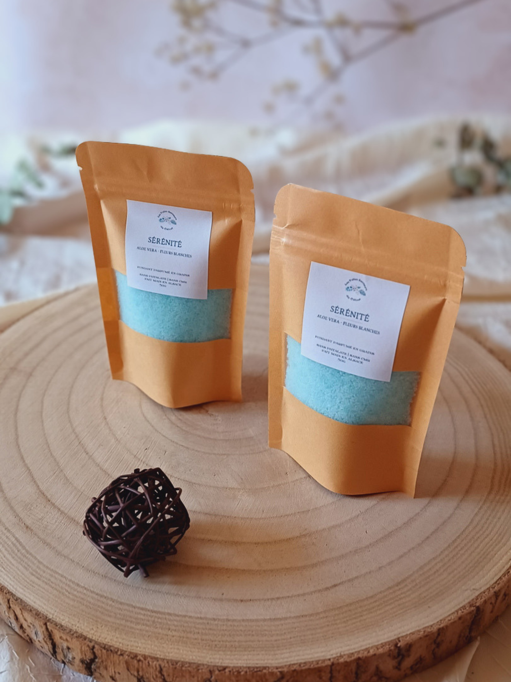 Fondants en grains à la cire de soja et aux notes d'aloé vera et de fleurs blanches